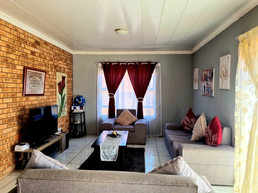 3 Bedroom Property for Sale in Square Hill Park Northern Cape